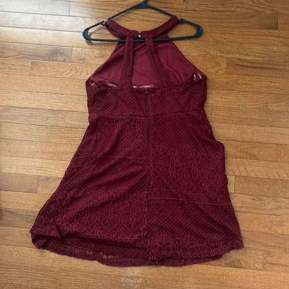 Maroon lacey dress - Picture 3 of 4